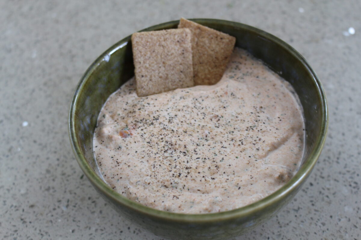 Dip with crackers